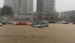 特大暴雨奔襲鄭州，12人遇難，河南挺住！