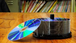 實(shí)體音樂回暖，美國(guó)CD銷量近20年來(lái)首次上漲