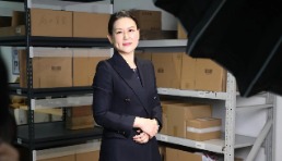 遞四方董事長曹光獲評第十四屆“深商”風云人物