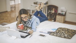Shopify推出網(wǎng)紅營銷新功能，美妝品牌或成最大贏家