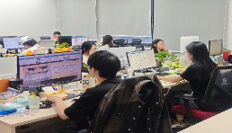 抓住90天出貨窗口期！關(guān)稅下調(diào)當(dāng)晚，阿里國際站商家接到百萬美國大單